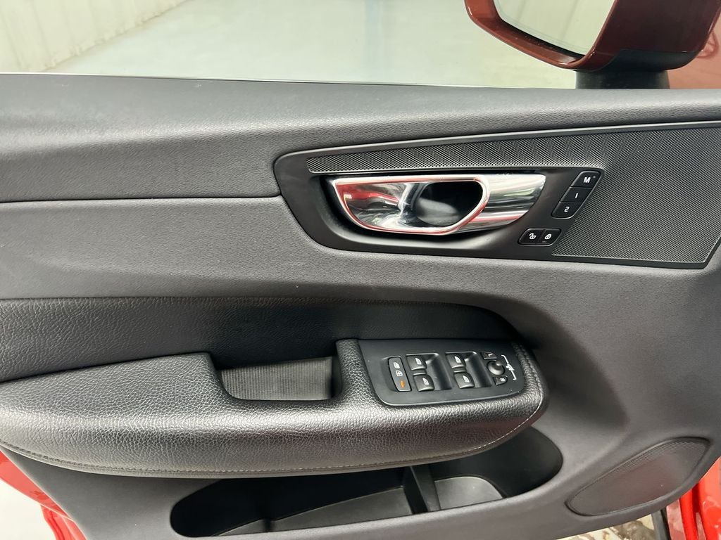 2019 Volvo XC60 T5 Momentum