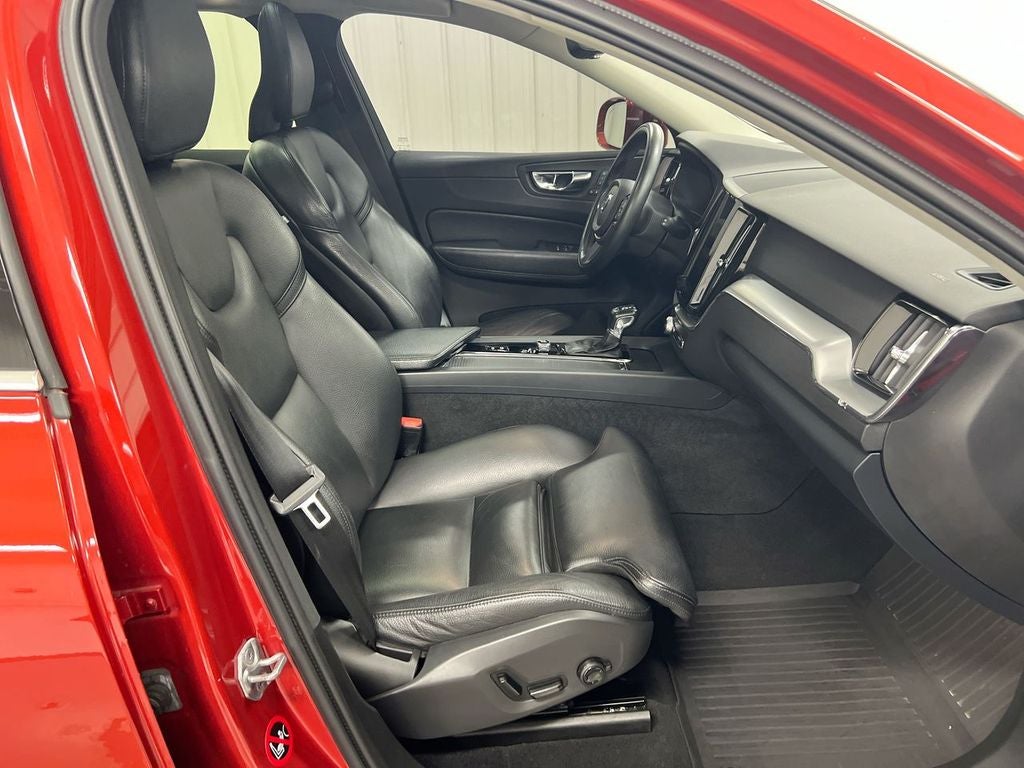 2019 Volvo XC60 T5 Momentum