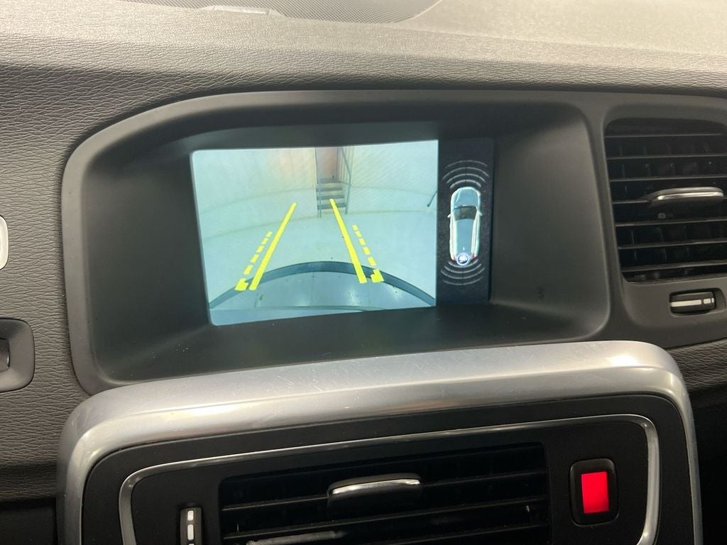 2017 Volvo V60 T6 R-Design Platinum