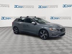 2017 Volvo V60 T6 R-Design Platinum
