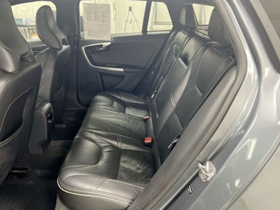 2017 Volvo V60 T6 R-Design Platinum