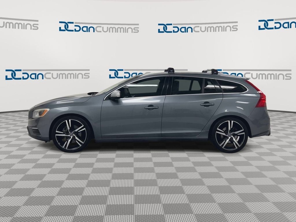 2017 Volvo V60 T6 R-Design Platinum
