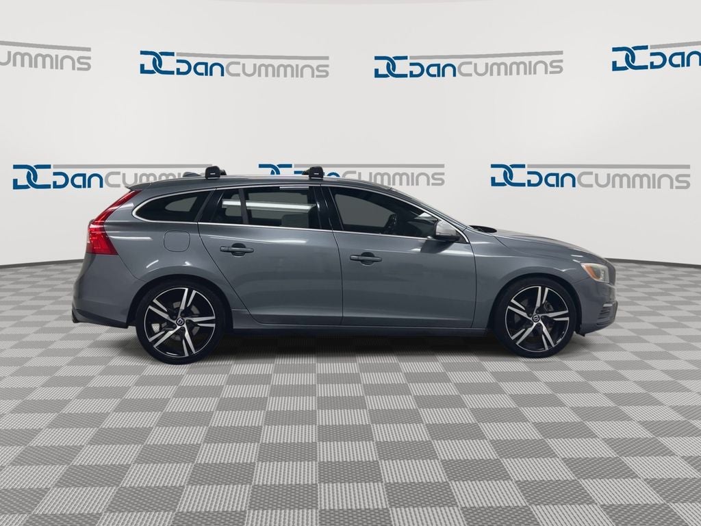 2017 Volvo V60 T6 R-Design Platinum
