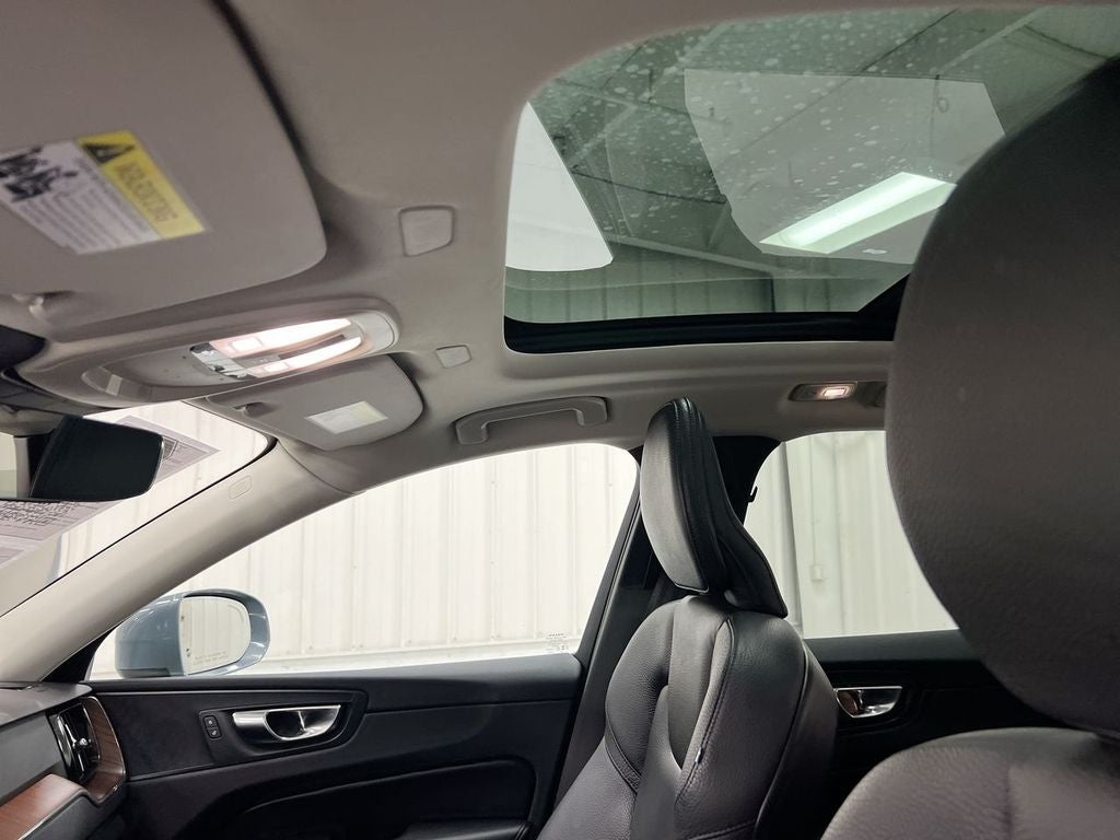 2023 Volvo XC60 B5 Plus Bright Theme