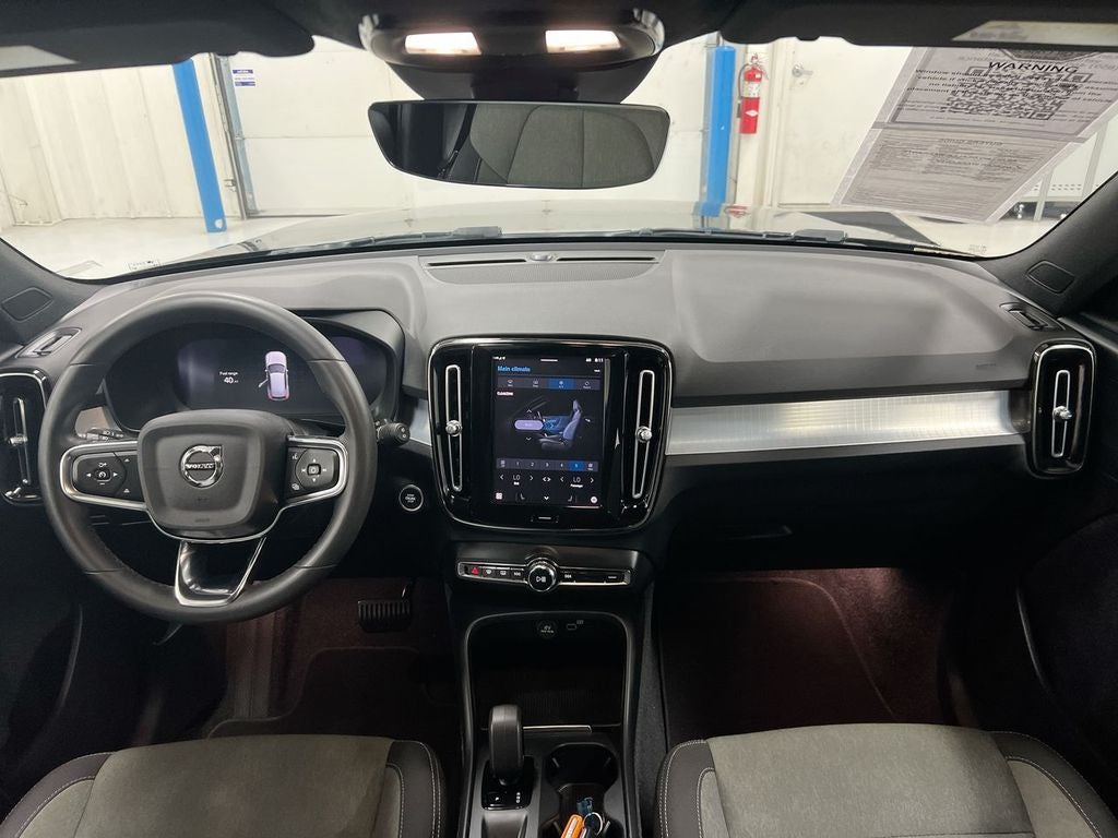 2023 Volvo XC40 B5 Core