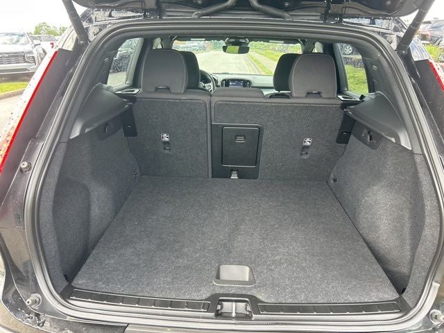 2023 Volvo XC40 B5 Core