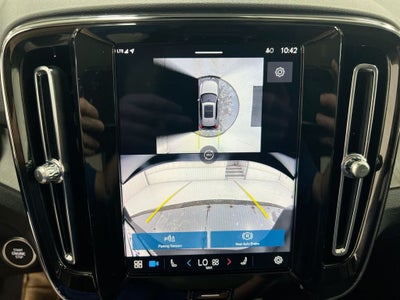 2024 Volvo XC40 B5 Plus Dark Theme