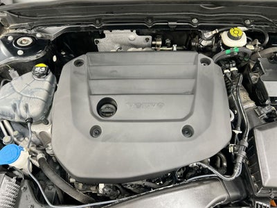 2024 Volvo XC40 B5 Plus Dark Theme