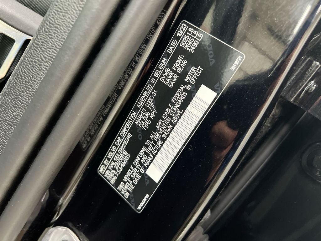 2024 Volvo XC40 B5 Plus Dark Theme