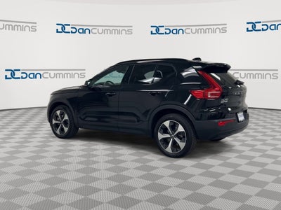 2024 Volvo XC40 B5 Plus Dark Theme